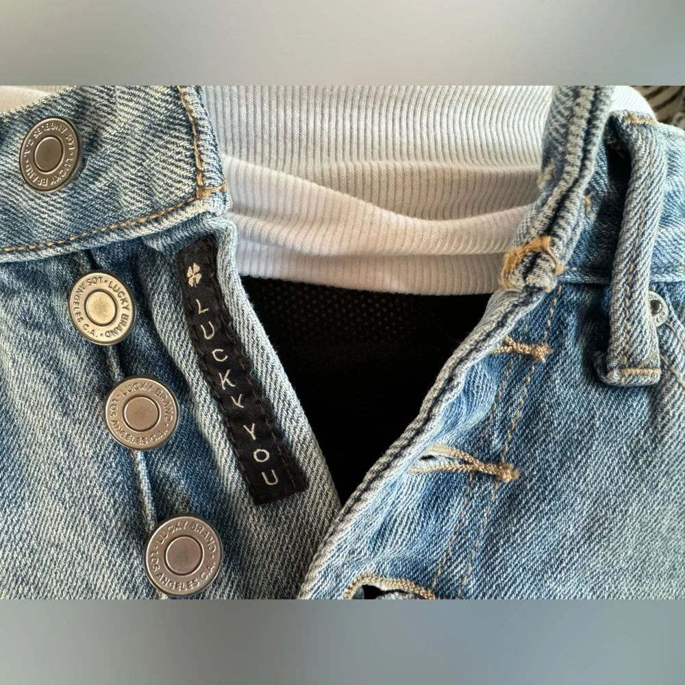 LUCKY Brand Button-Fly Boyfriend Jean Shorts Women’s Size 4/27